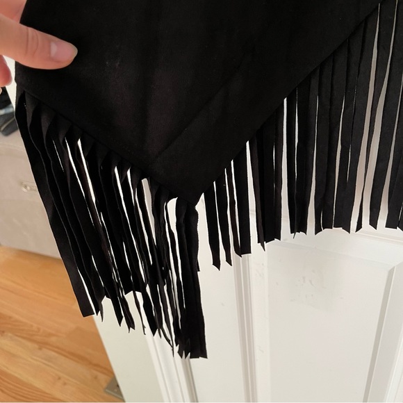Love Tree Black Faux Suede Fringe Vest - Picture 3 of 6